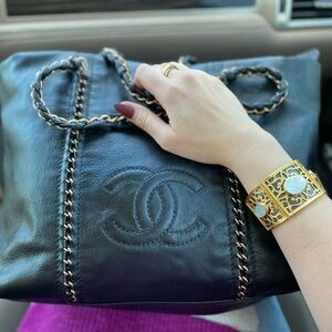 CHANEL Tote